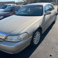 2005 Lincoln town card $5995. 270-217-3587